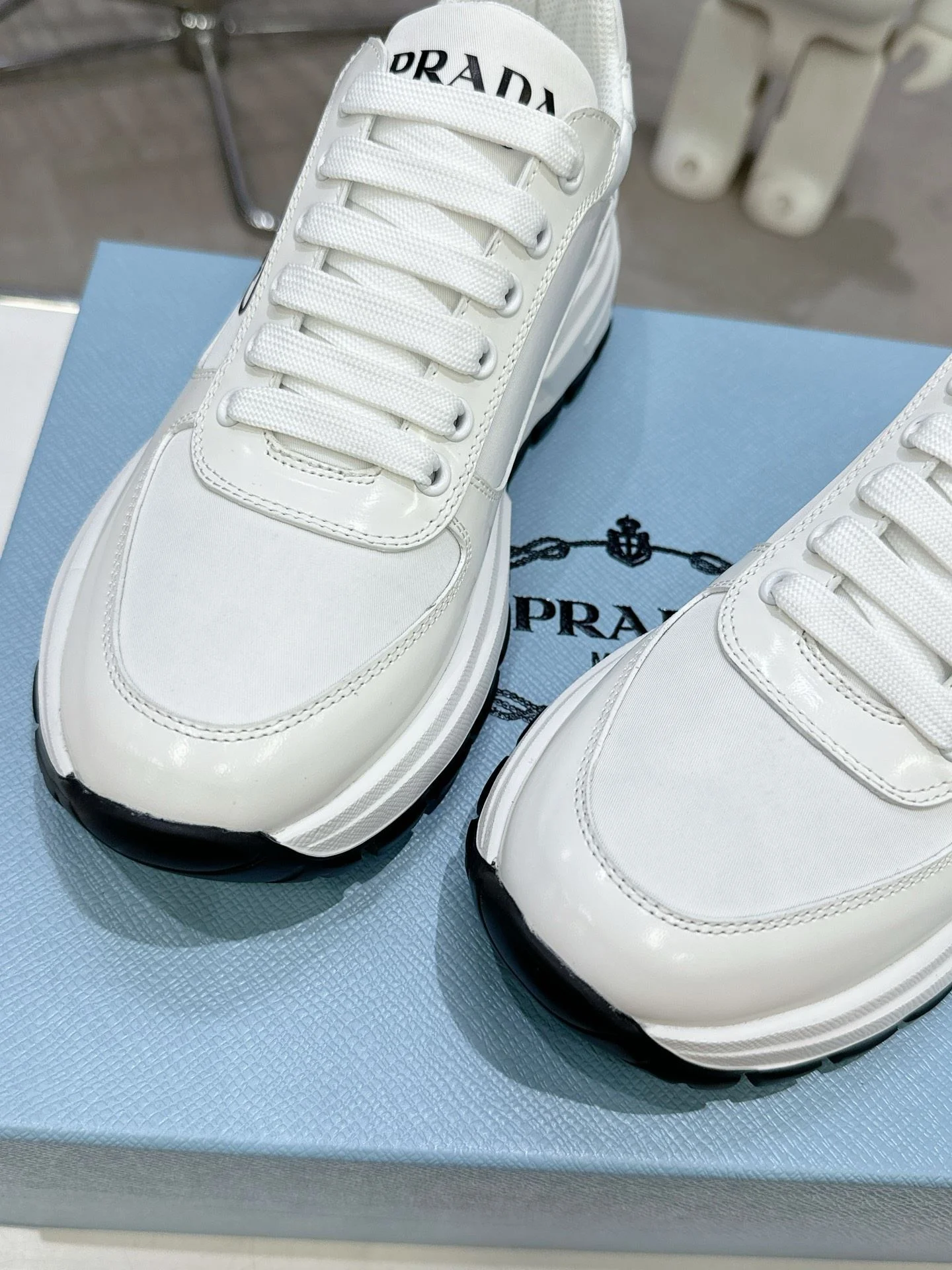 Fashionable Prada Low Shoes 34349