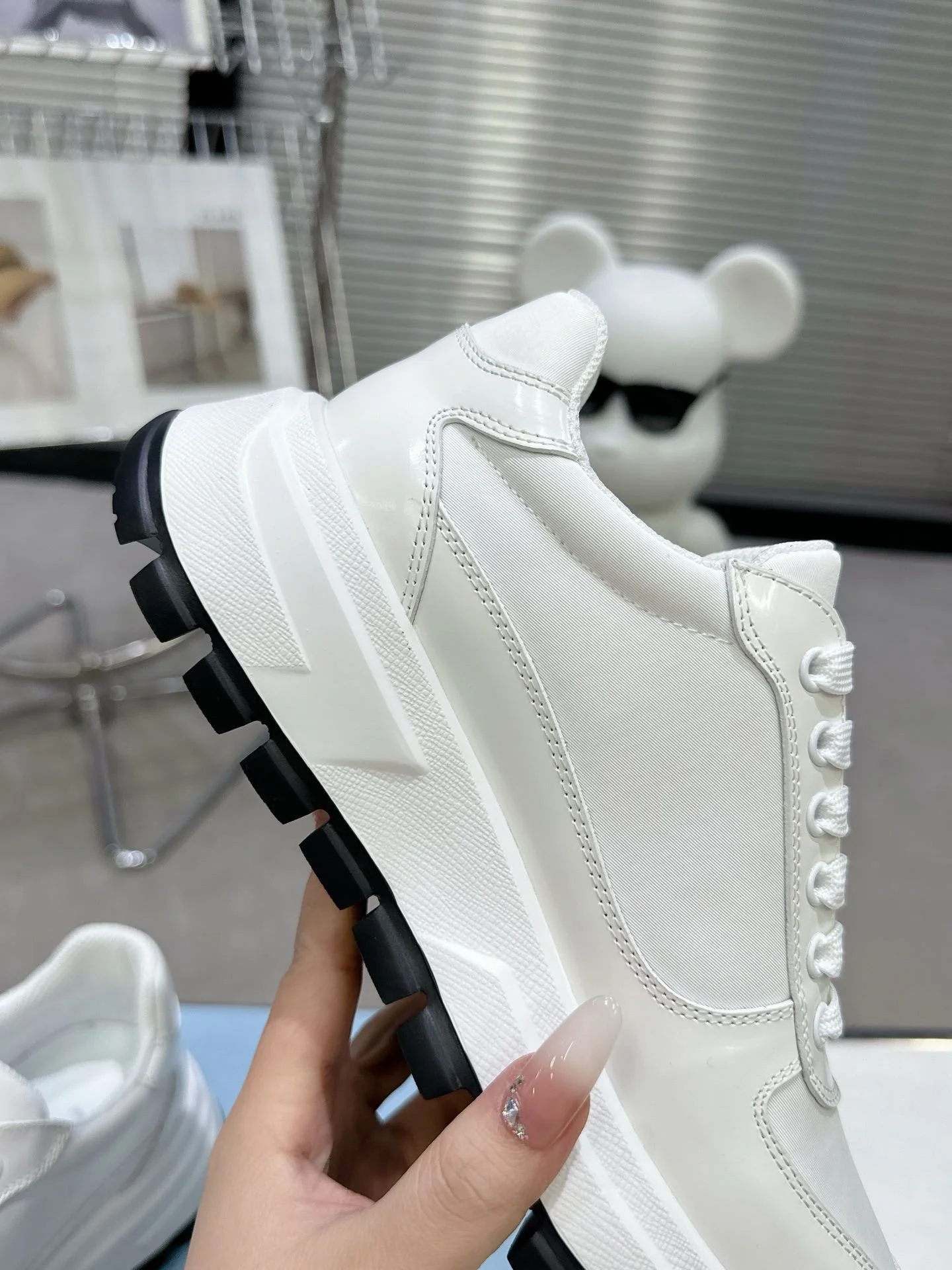 Fashionable Prada Low Shoes 34349