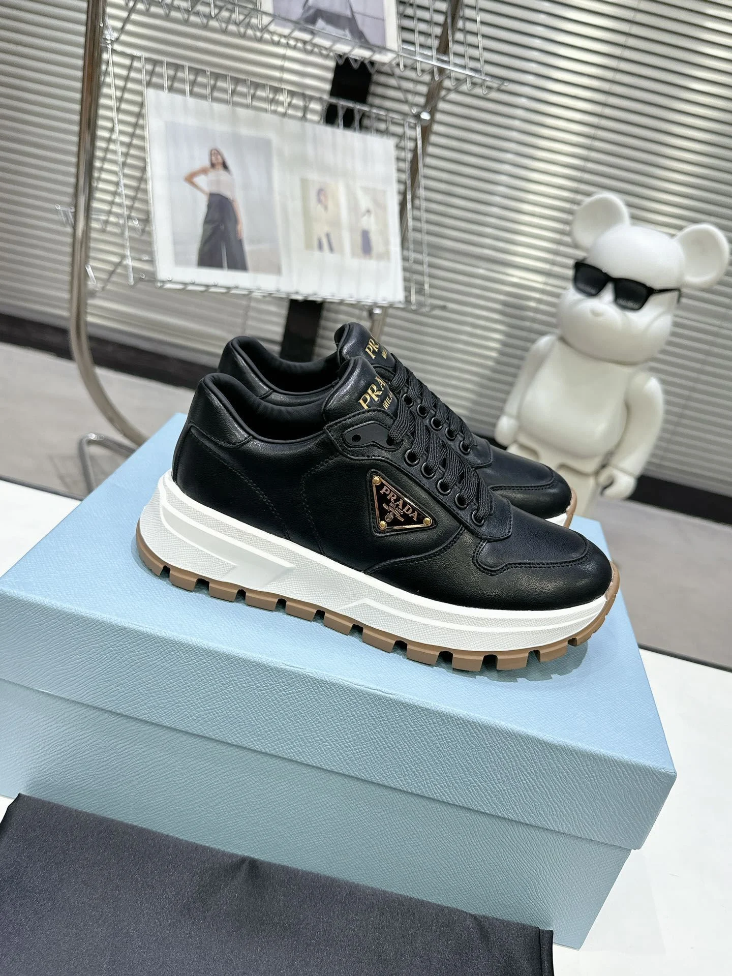 MultiPurpose Prada Low Shoes 34329