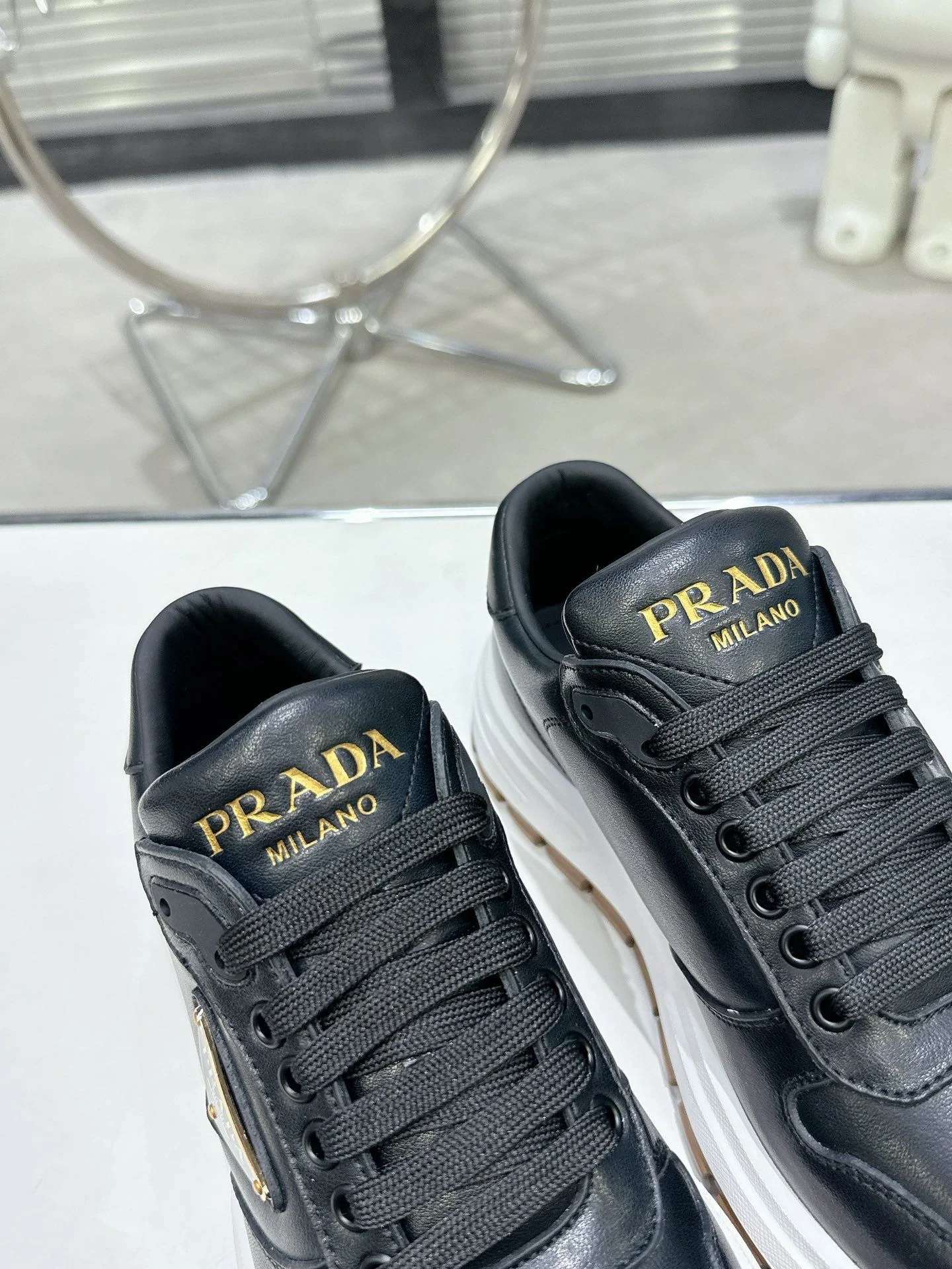 MultiPurpose Prada Low Shoes 34329
