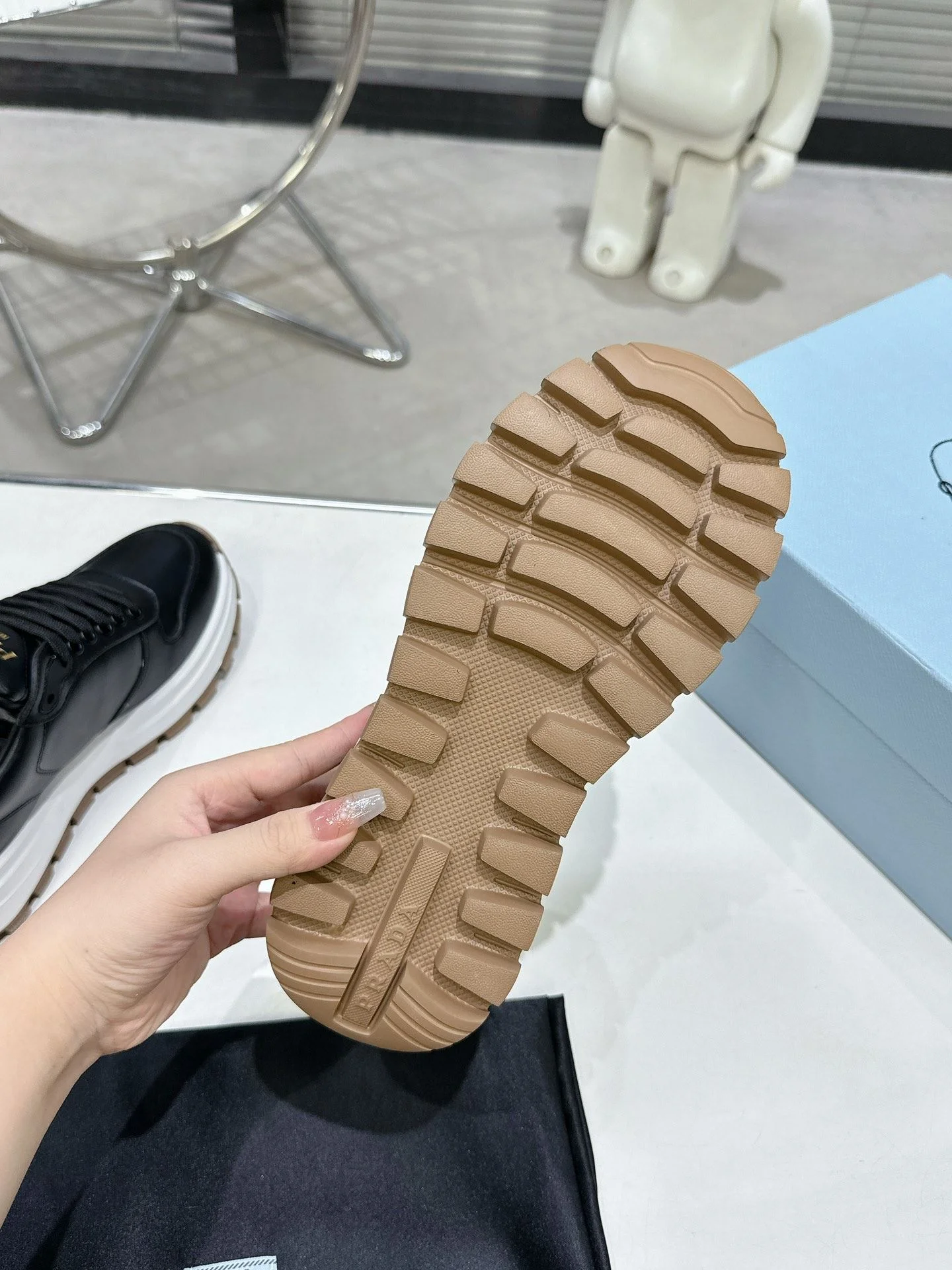MultiPurpose Prada Low Shoes 34329