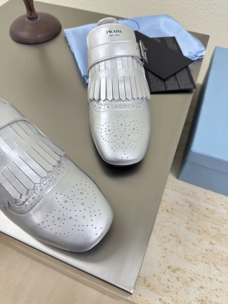 Contemporary Prada Low Shoes 35139