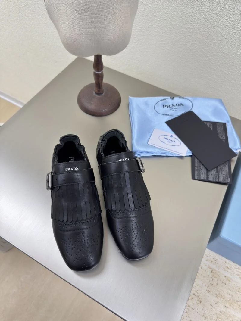 Prada Low Shoes ComfortFit 35138