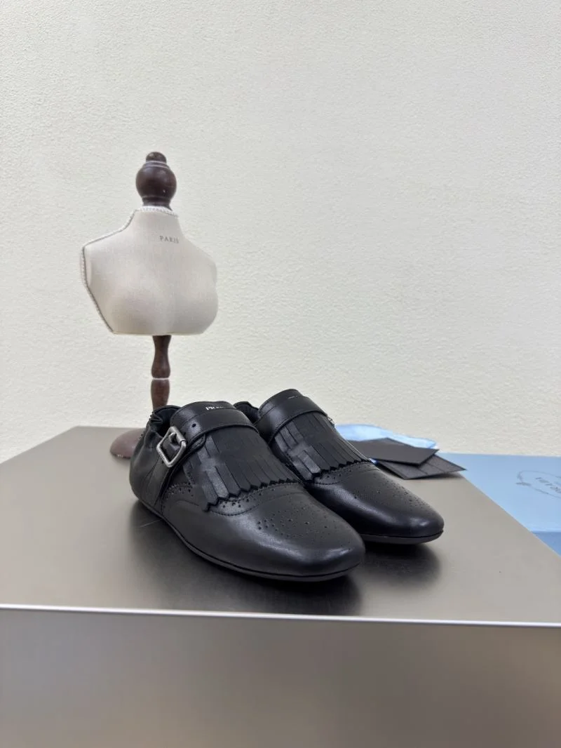 Prada Low Shoes ComfortFit 35138