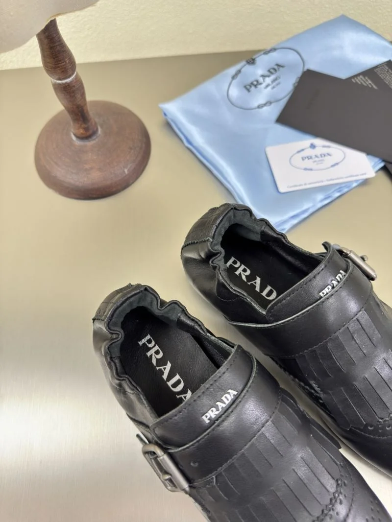 Prada Low Shoes ComfortFit 35138