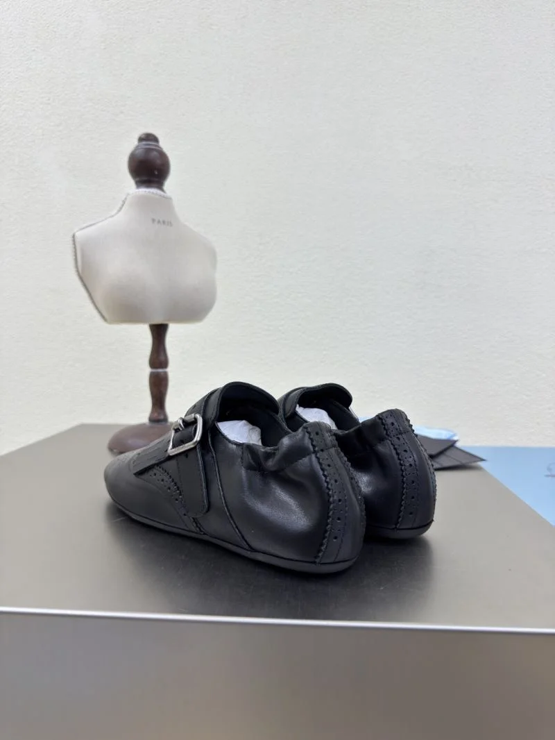 Prada Low Shoes ComfortFit 35138