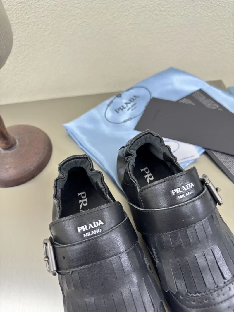 Prada Low Shoes ComfortFit 35138