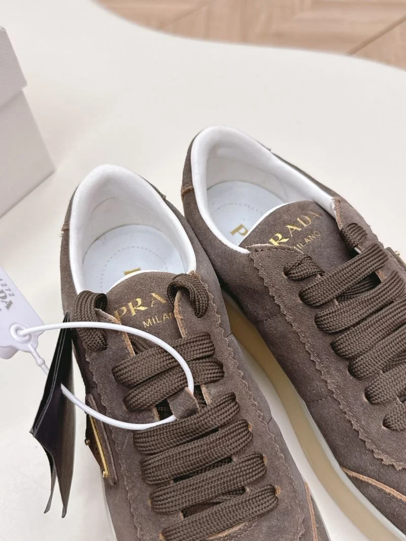 Prada Low Shoes WrinkleFree 35121