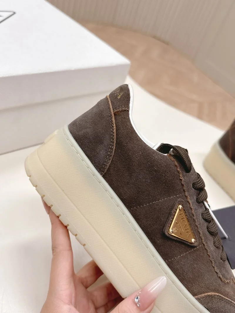 Prada Low Shoes WrinkleFree 35121