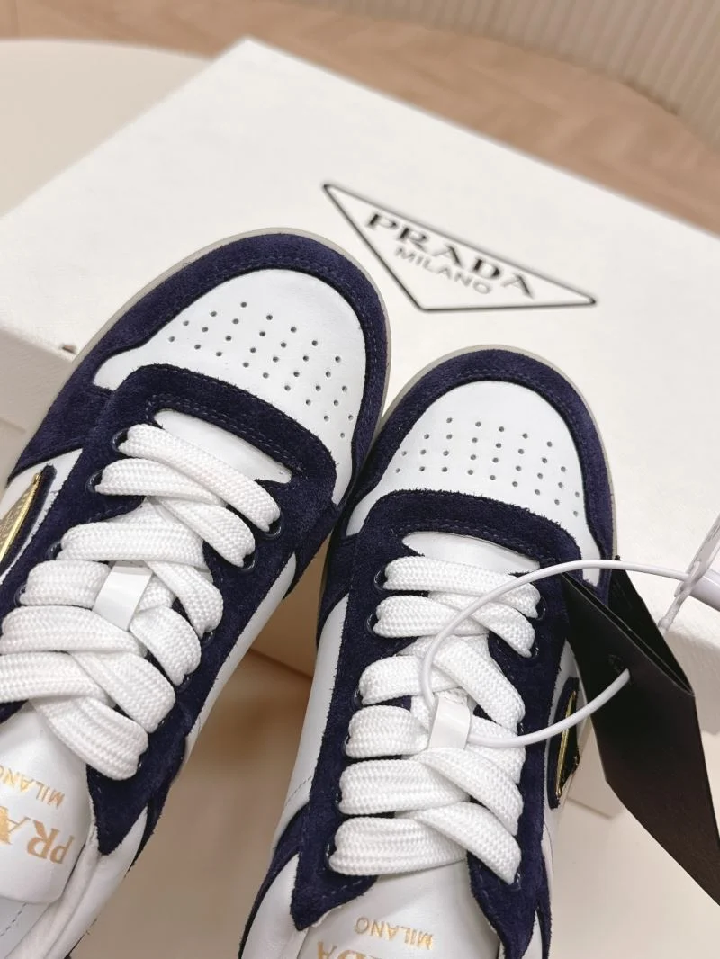 Prada Low Shoes Unisex 35133