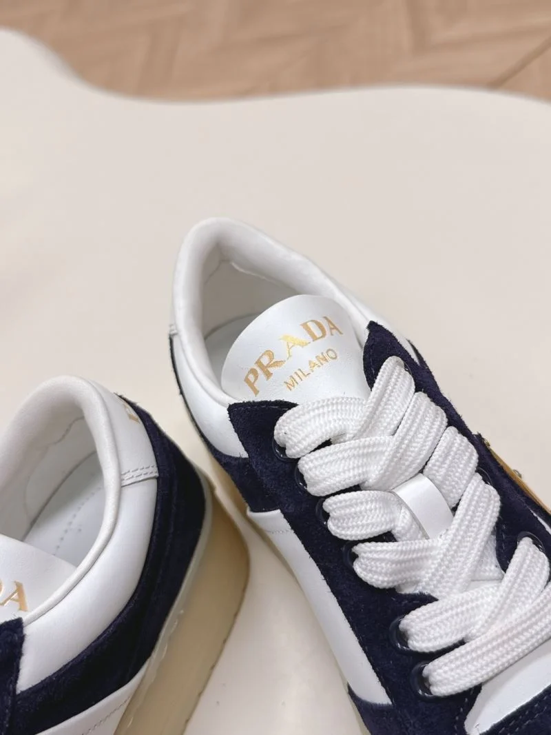 Prada Low Shoes Unisex 35133