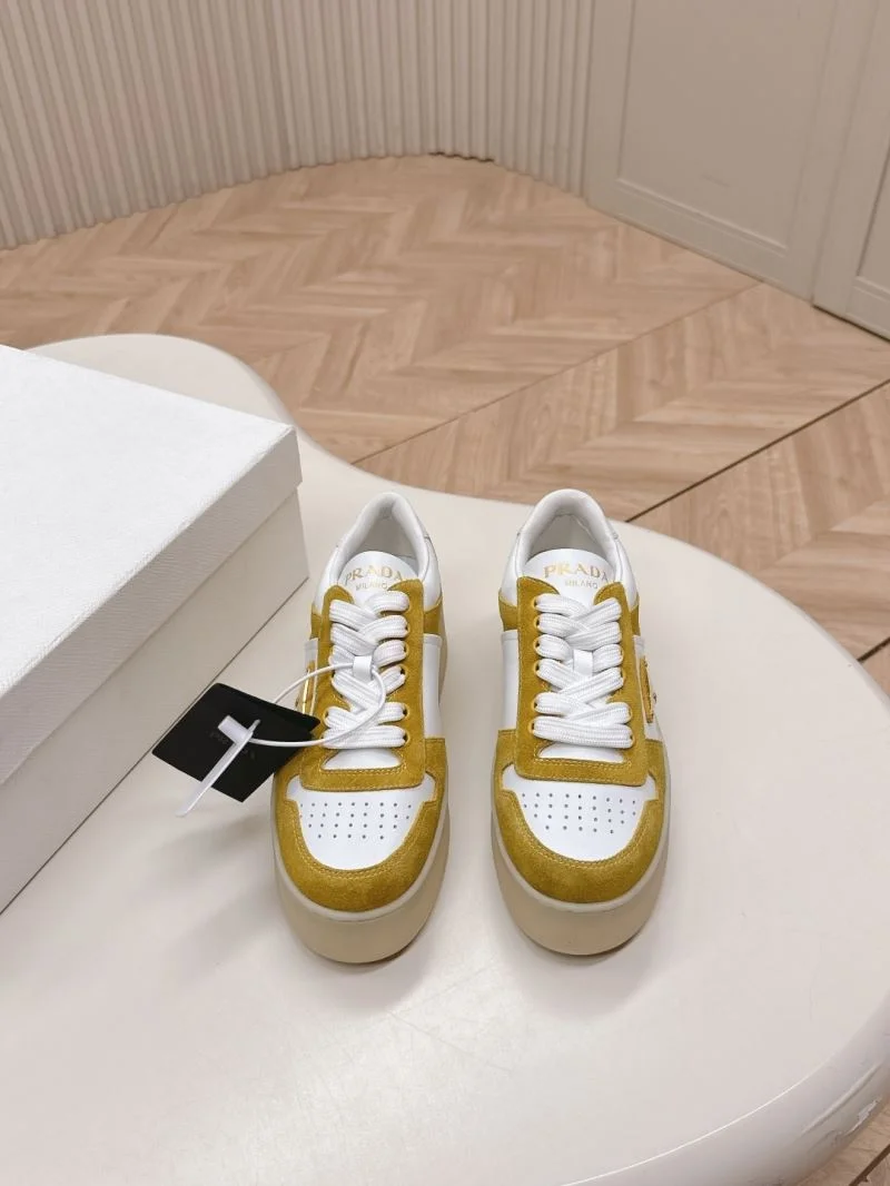 Sophisticated Prada Low Shoes 35120