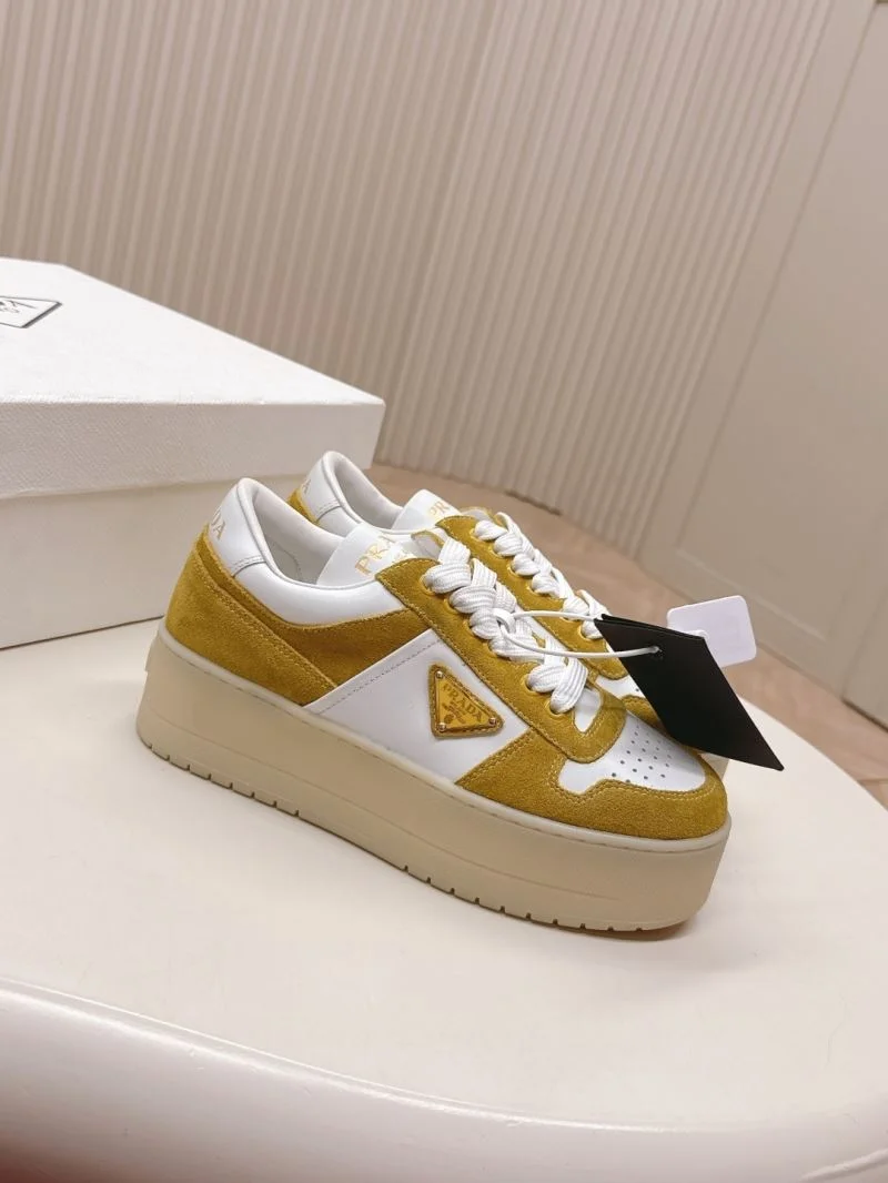 Sophisticated Prada Low Shoes 35120