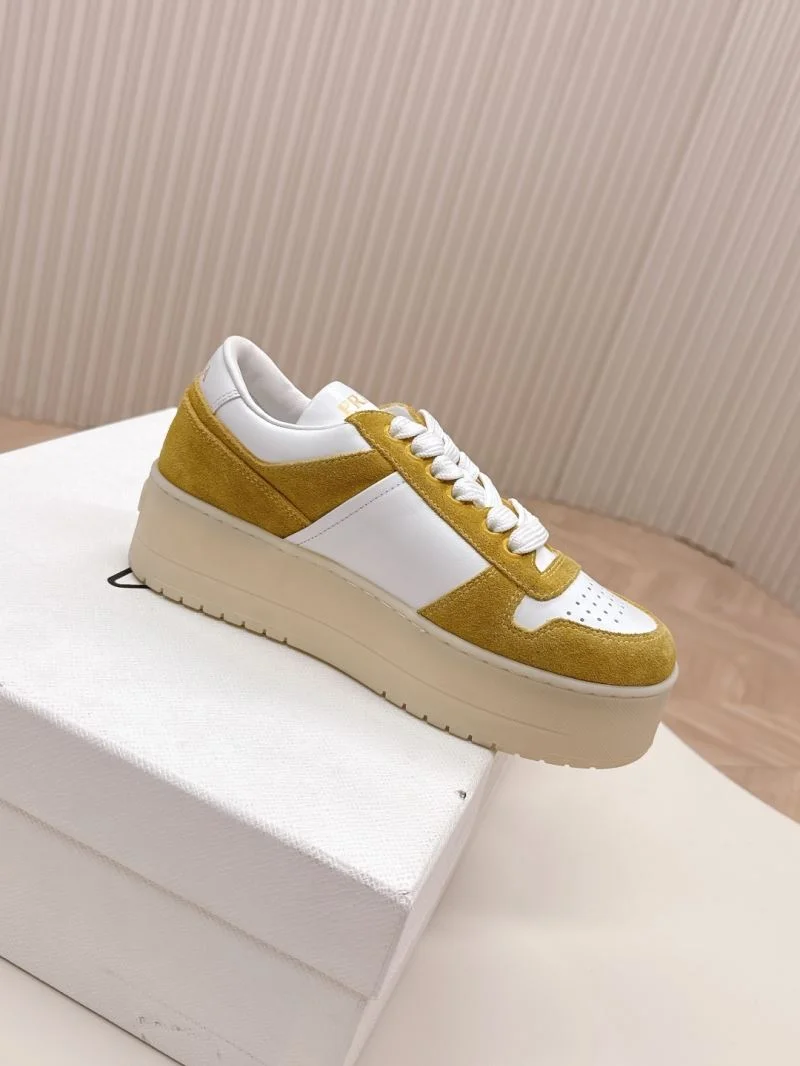 Sophisticated Prada Low Shoes 35120