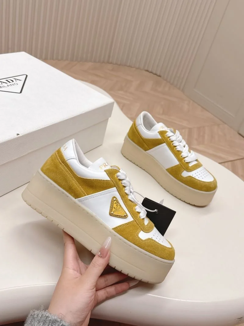 Sophisticated Prada Low Shoes 35120