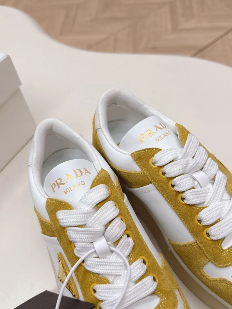 Sophisticated Prada Low Shoes 35120