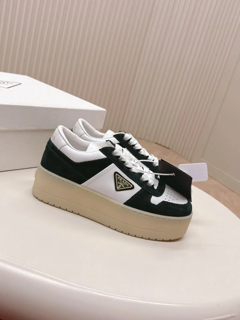 Prada Low Shoes Sporty 35114