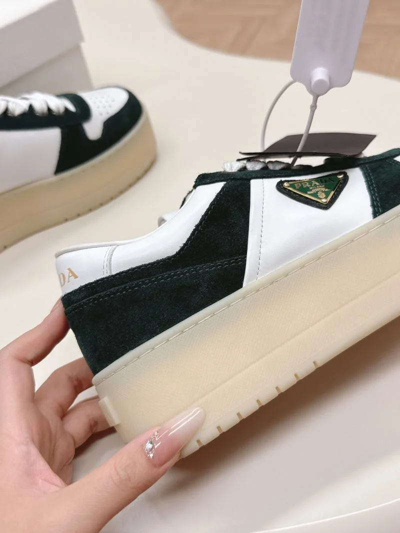 Prada Low Shoes Sporty 35114