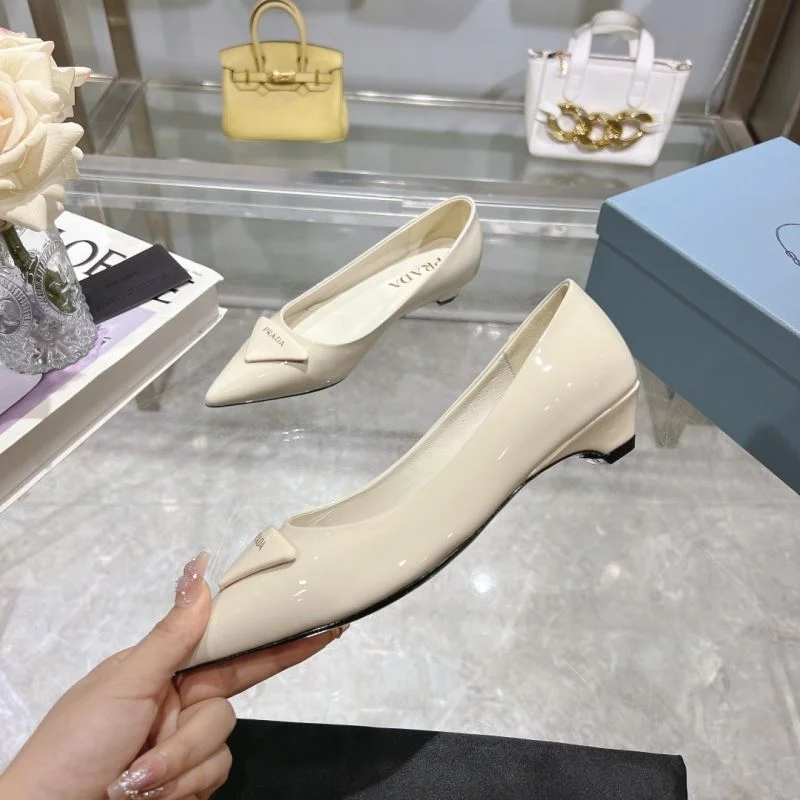 Prada Low Shoes EasyCare 35125