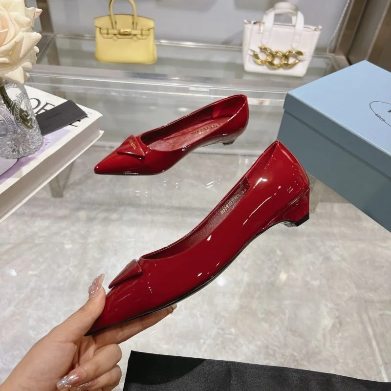 Prada Low Shoes Youthful 35116