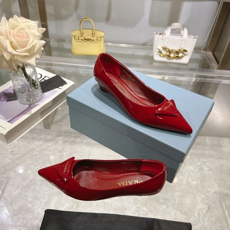 Prada Low Shoes Youthful 35116