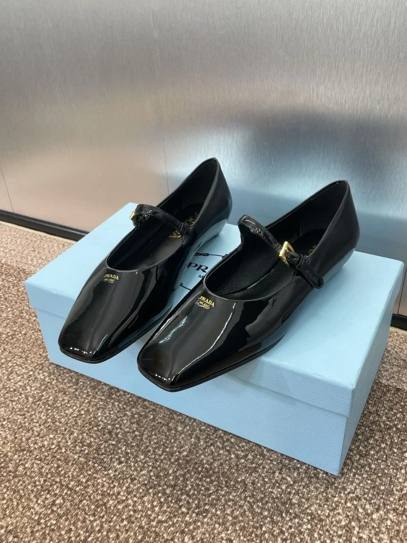 Popular Prada Low Shoes 35128
