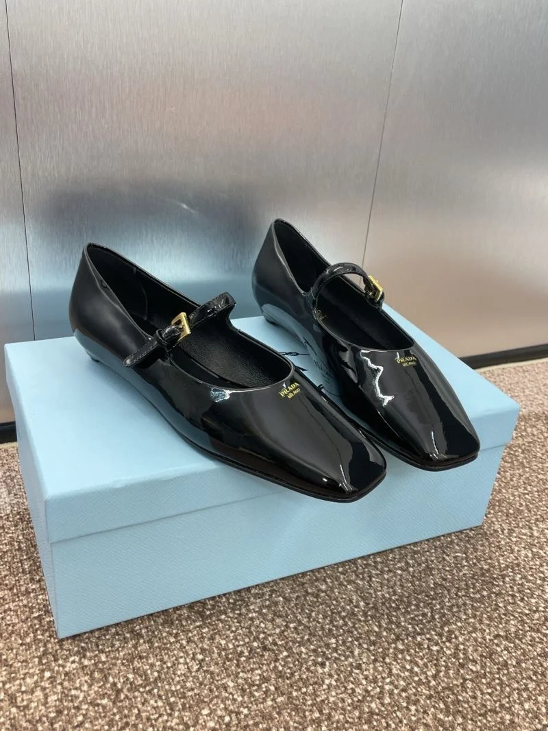 Popular Prada Low Shoes 35128