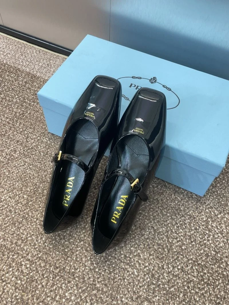 Popular Prada Low Shoes 35128