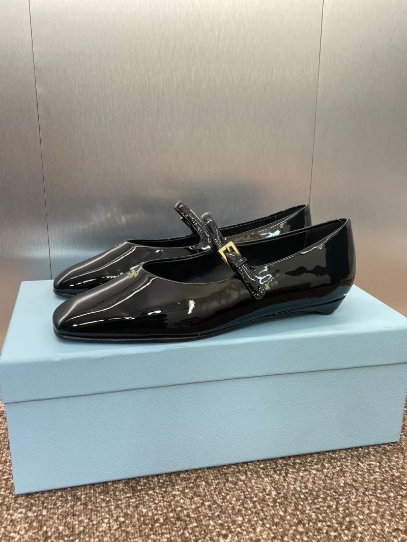 Popular Prada Low Shoes 35128