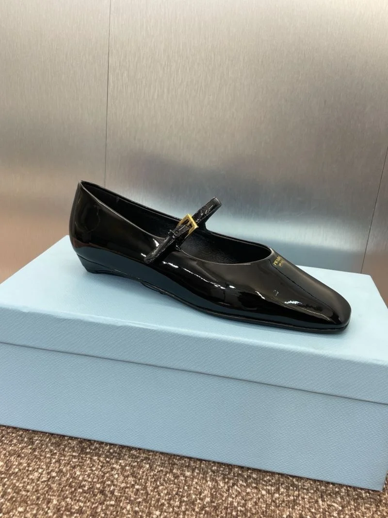 Popular Prada Low Shoes 35128
