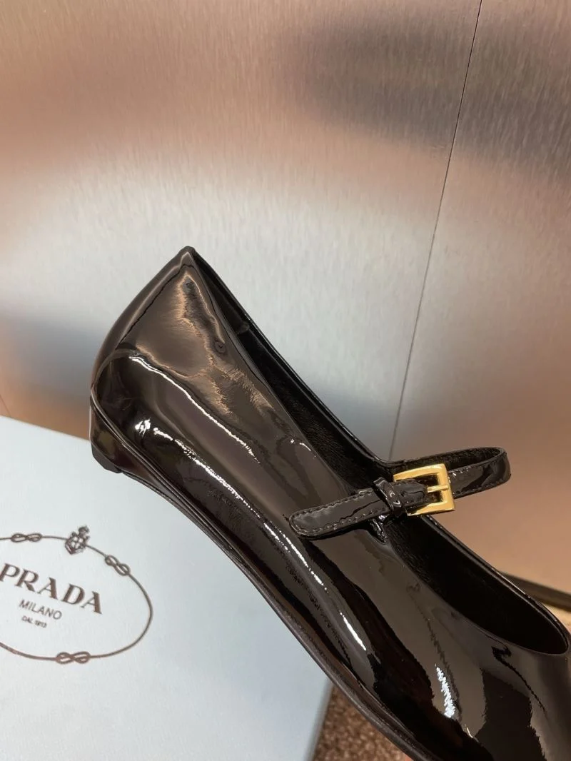 Popular Prada Low Shoes 35128