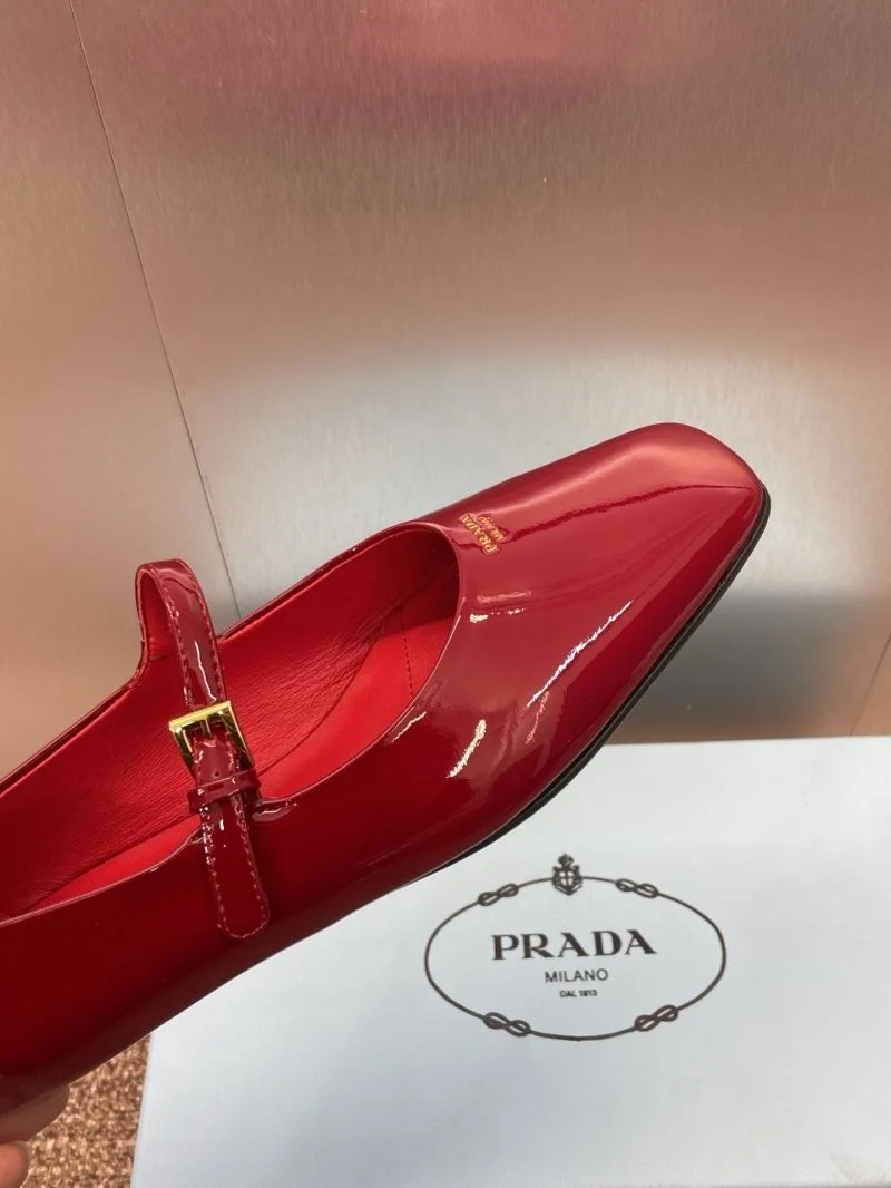Prada Low Shoes WellDesigned 35119