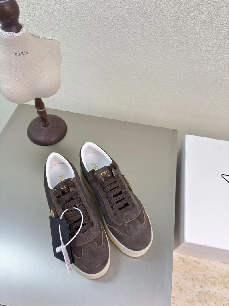 Prada Low Shoes Snug 35129