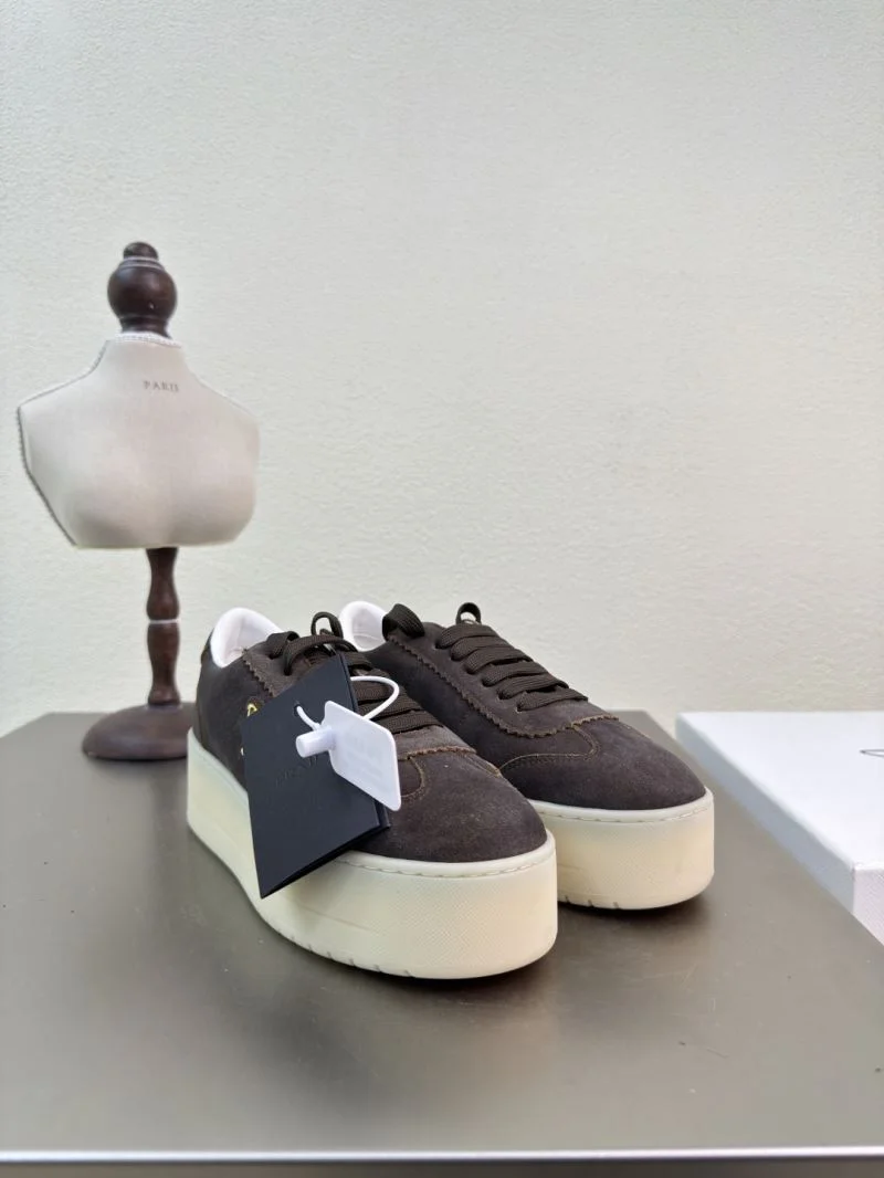 Prada Low Shoes Snug 35129