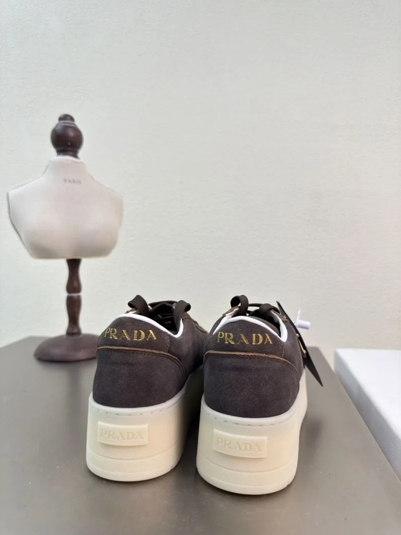 Prada Low Shoes Snug 35129