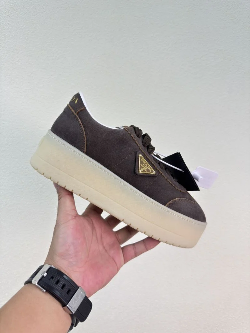Prada Low Shoes Snug 35129