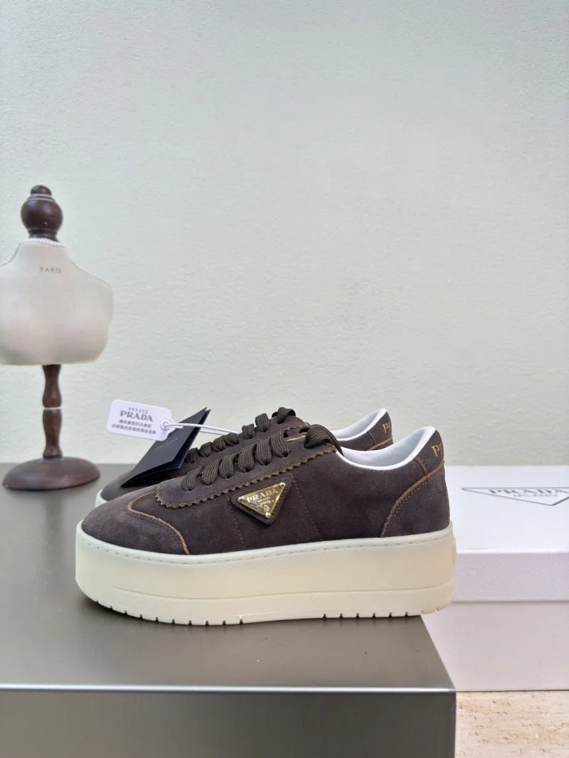 Prada Low Shoes Snug 35129
