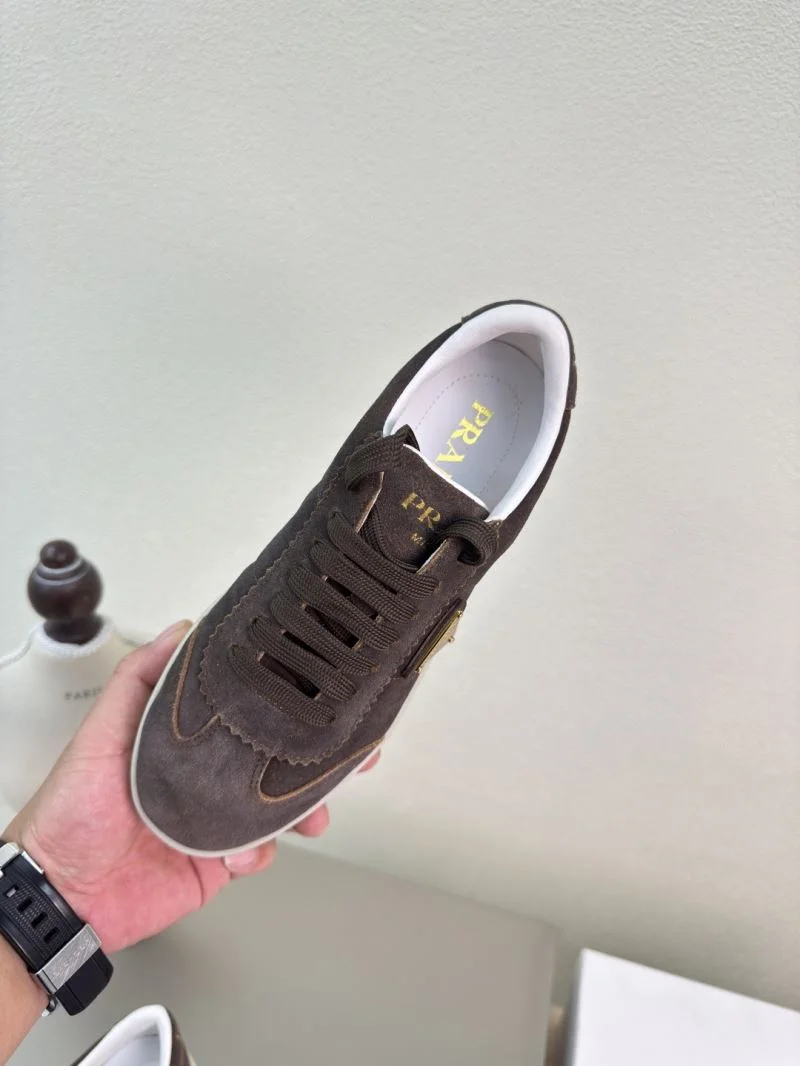 Prada Low Shoes Snug 35129