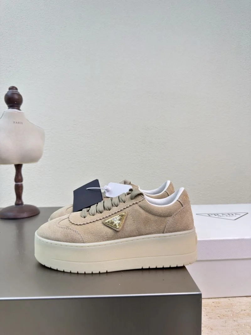 Prada Low Shoes Minimalist 35118