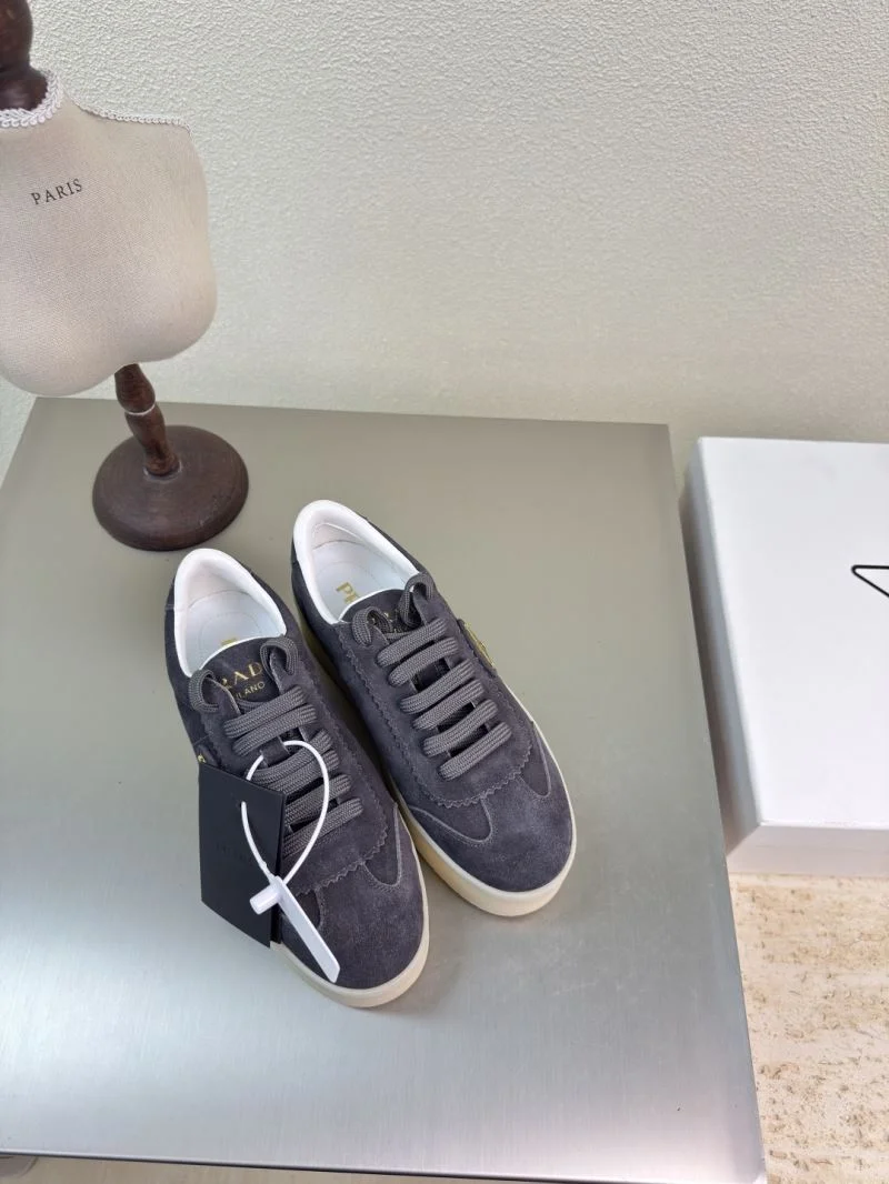 Prada Low Shoes Fashionable 35100