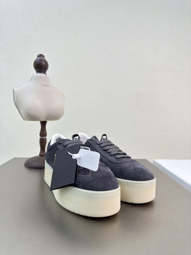 Prada Low Shoes Fashionable 35100