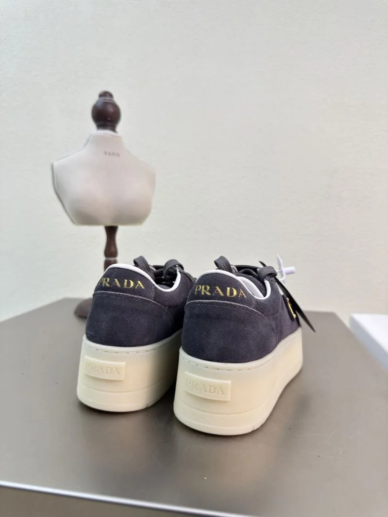 Prada Low Shoes Fashionable 35100