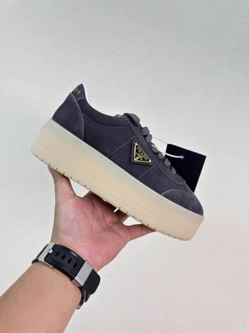 Prada Low Shoes Fashionable 35100