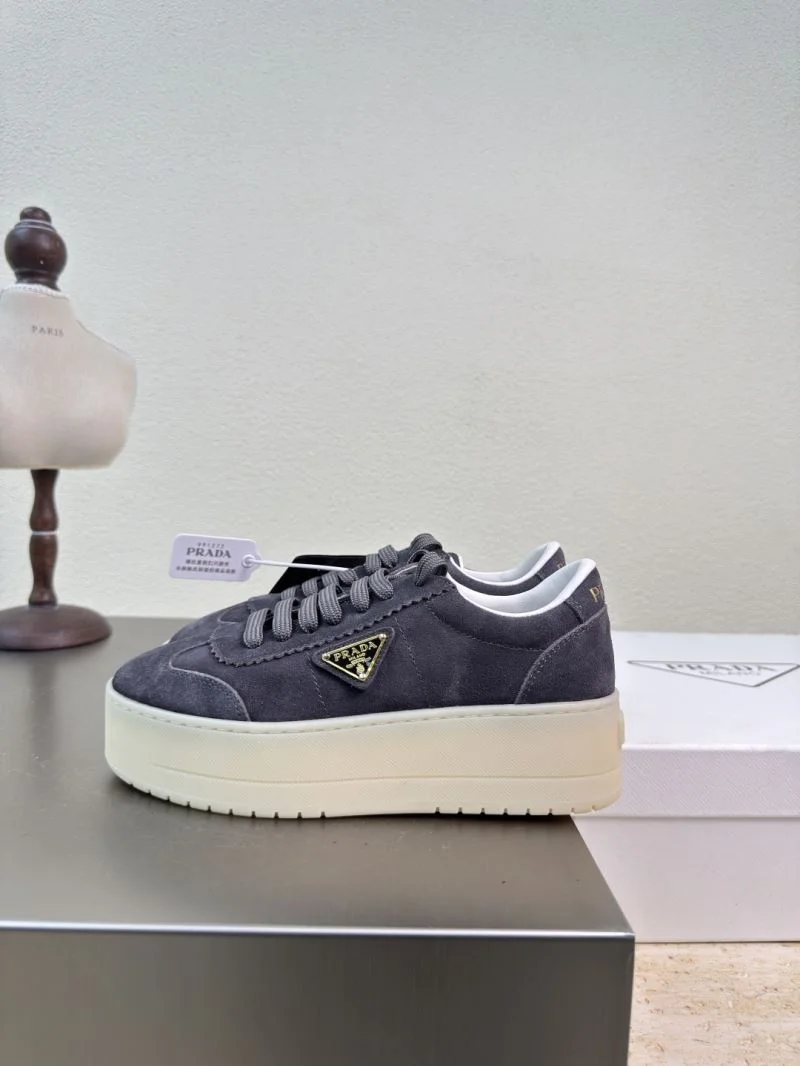 Prada Low Shoes Fashionable 35100