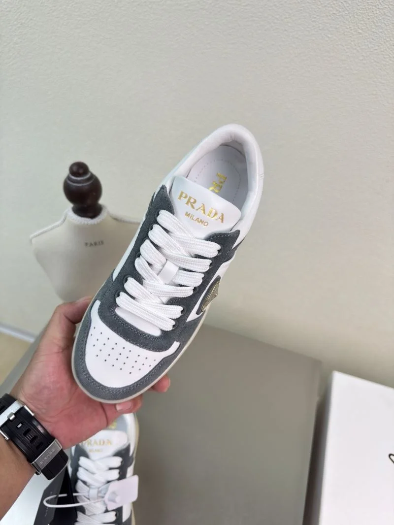 WellDesigned Prada Low Shoes 35106