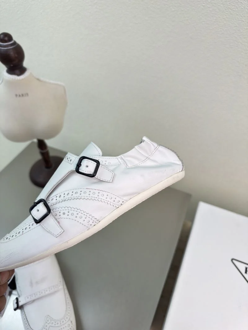UrbanChic Prada Low Shoes 35099