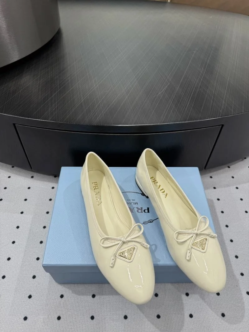 Prada Low Shoes Vibrant 35093
