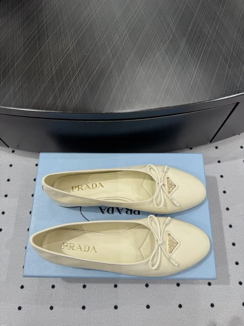 Prada Low Shoes Vibrant 35093