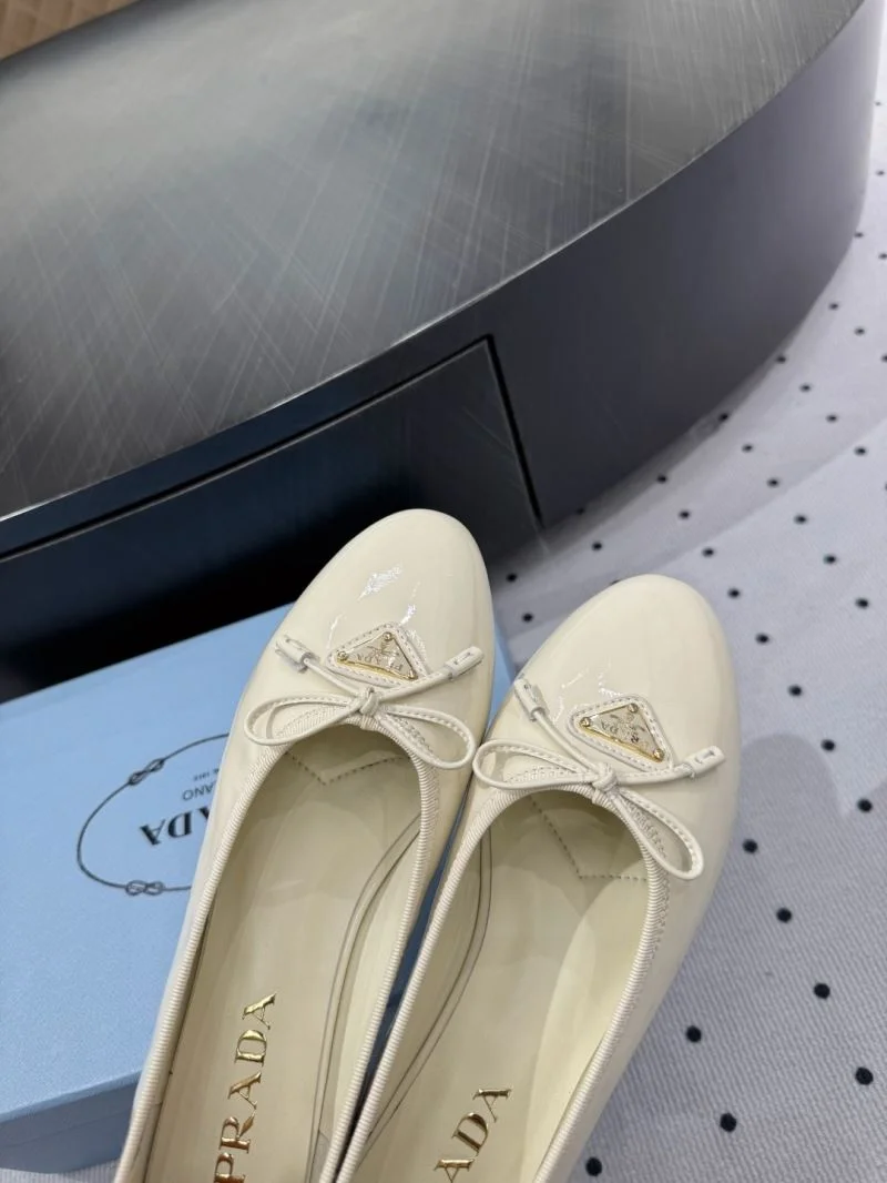 Prada Low Shoes Vibrant 35093