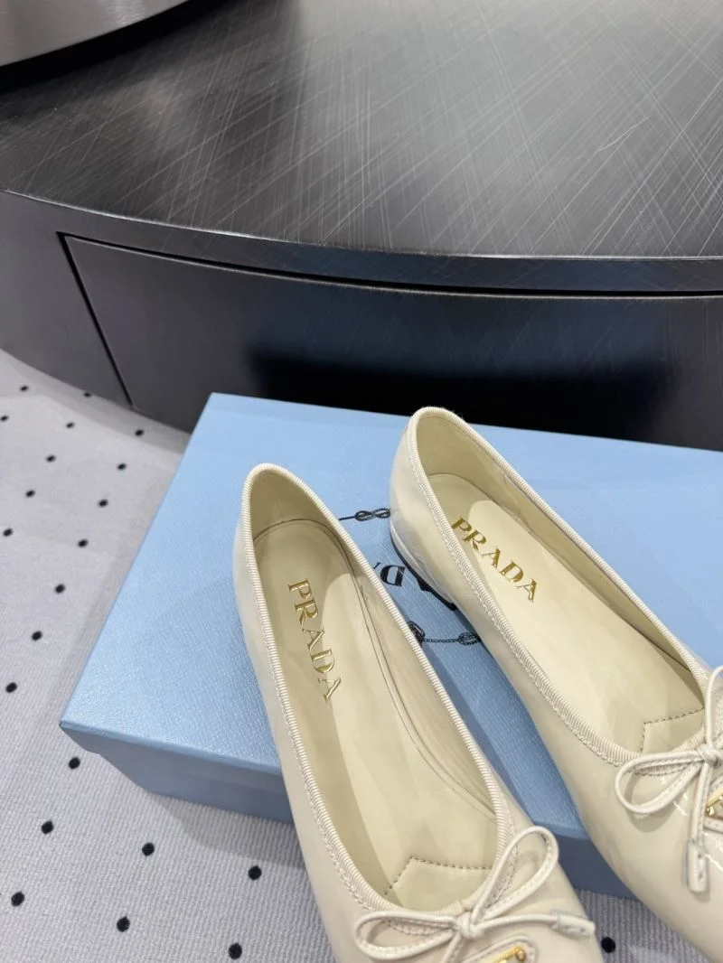 Prada Low Shoes Vibrant 35093